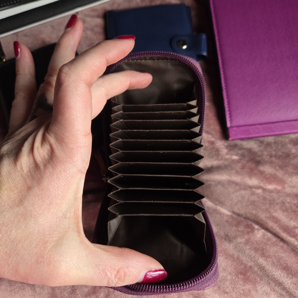 Random Lot Of Wallets! - Picture 5 of 7